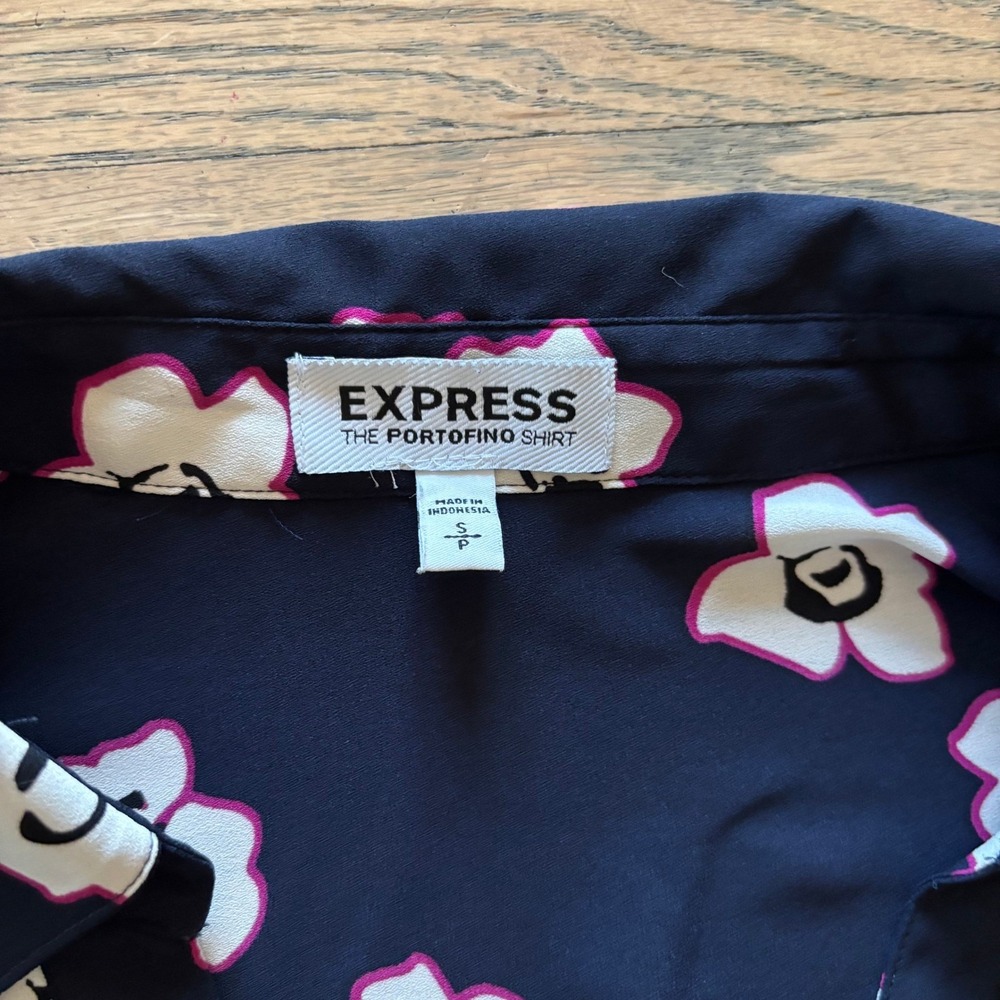 Express The Portofino Shirt Navy Blue Floral Roll Tab Sleeve Blouse Small - Picture 3 of 7